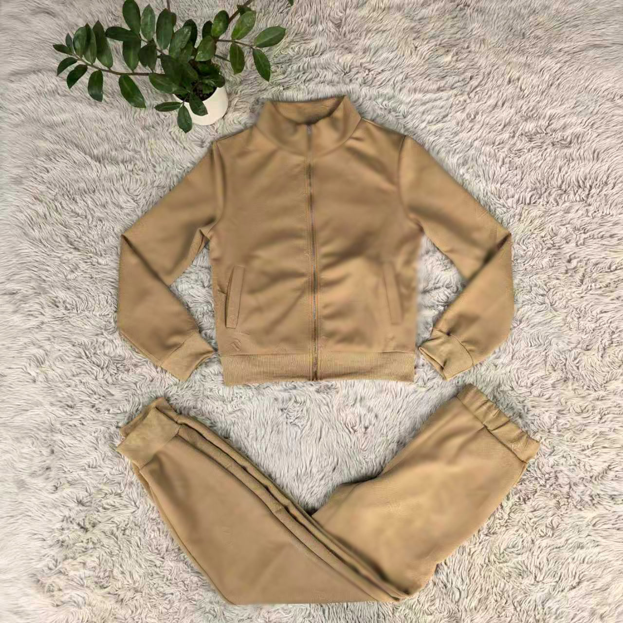 Embossed long-sleeved tracksuit