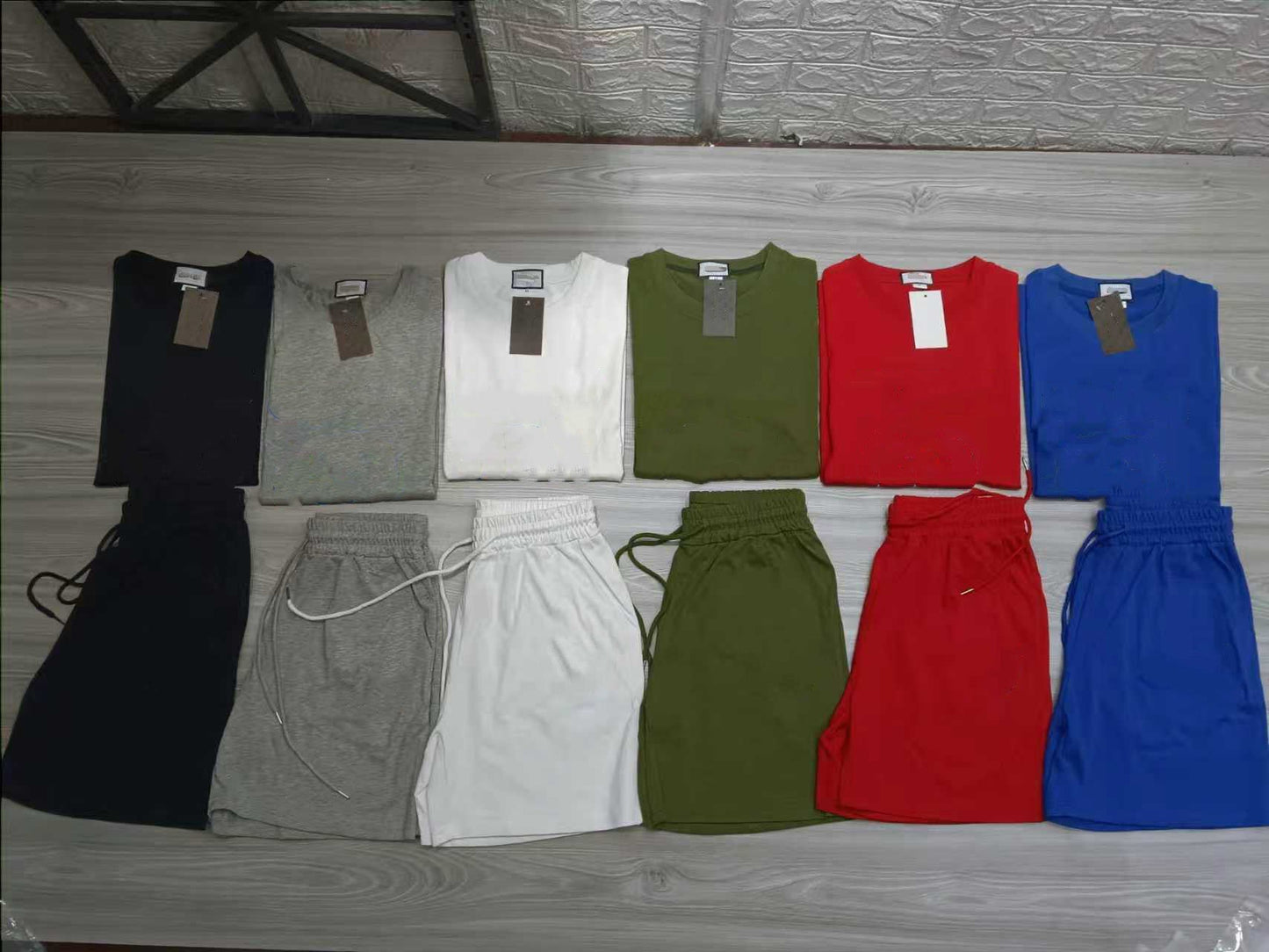 Short-sleeved and shorts set