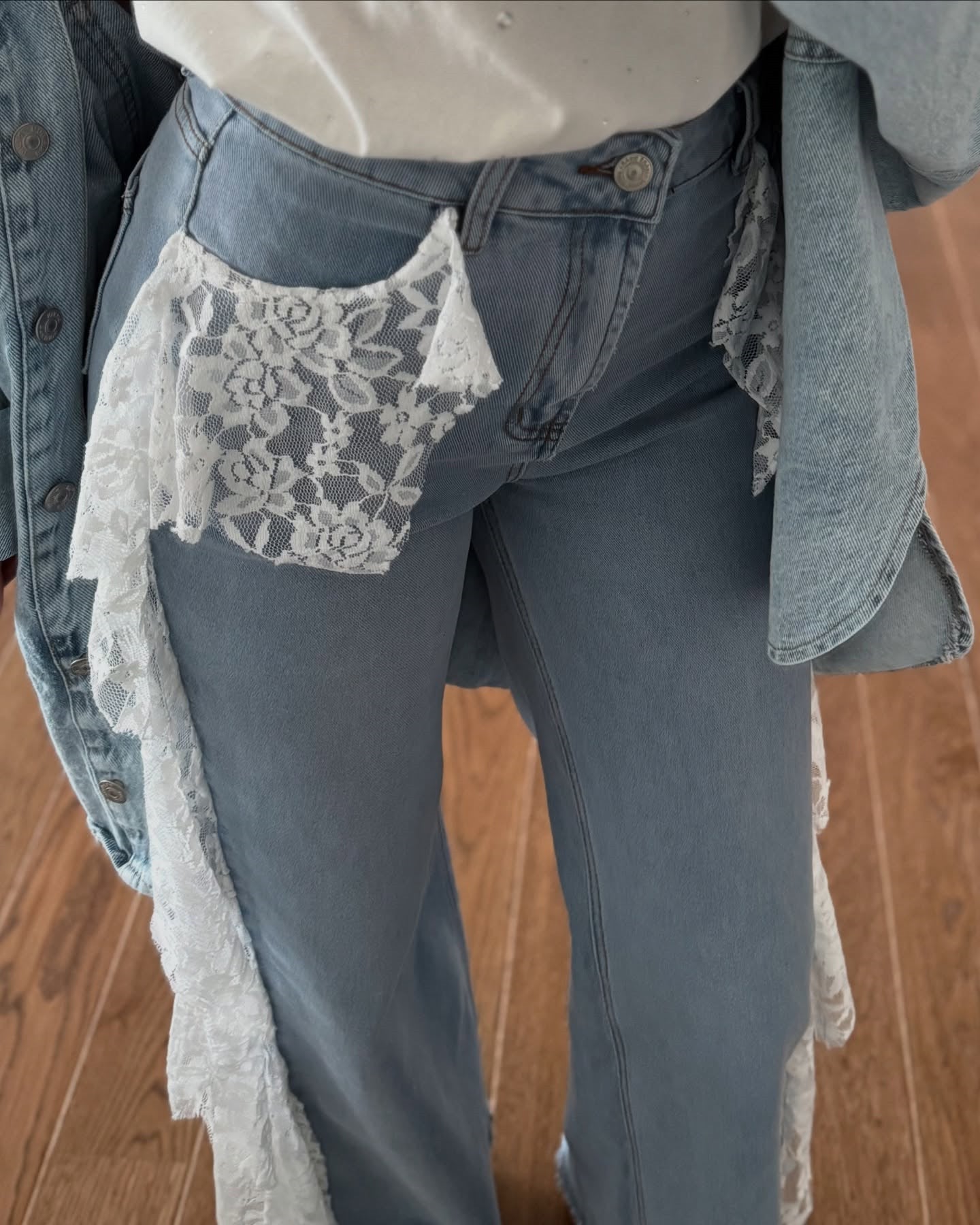 Elegance Versatile lace panelled jeans