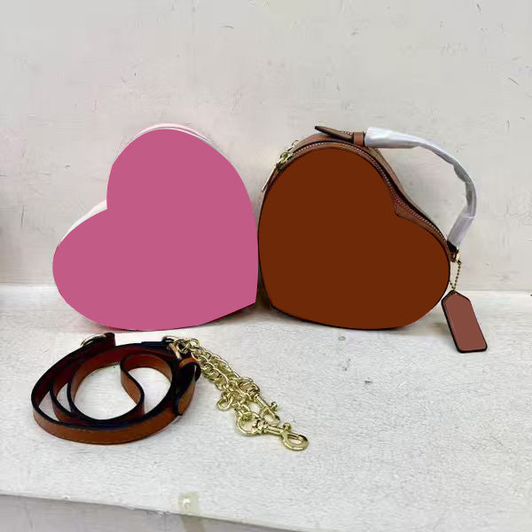 【Pre-order】Heart Crossbody Handbag