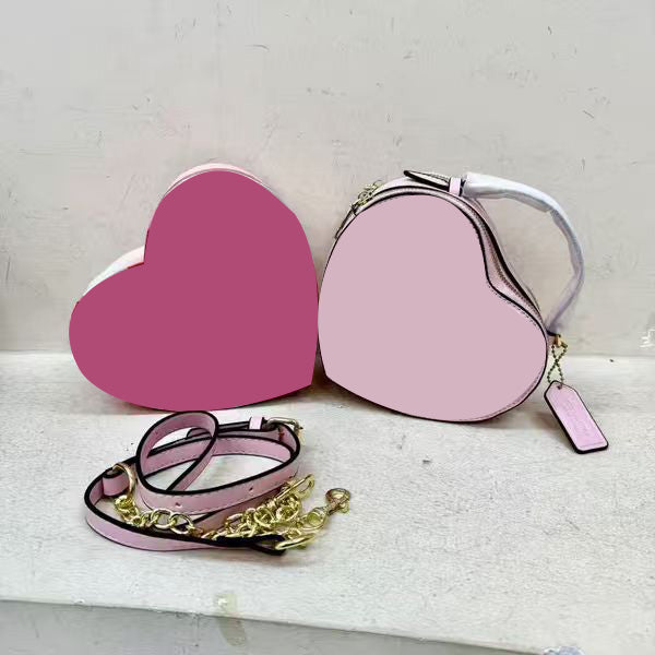 【Pre-order】Heart Crossbody Handbag