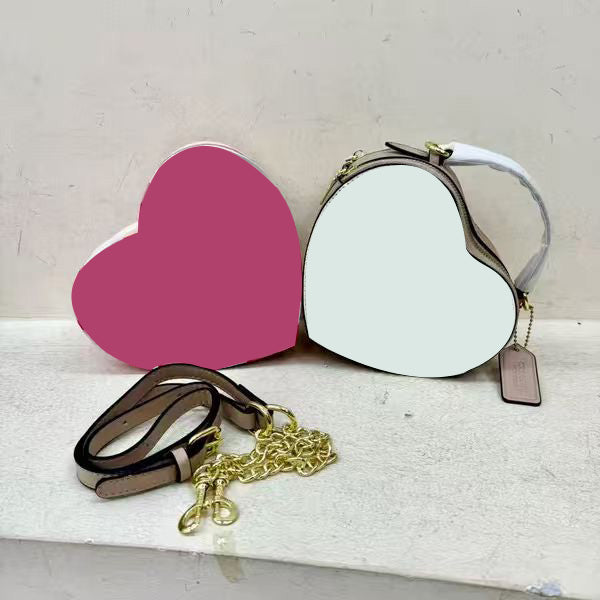 【Pre-order】Heart Crossbody Handbag