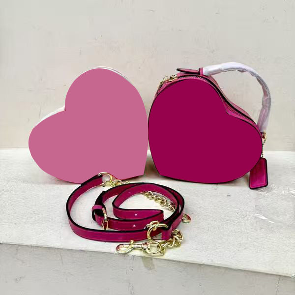 【Pre-order】Heart Crossbody Handbag