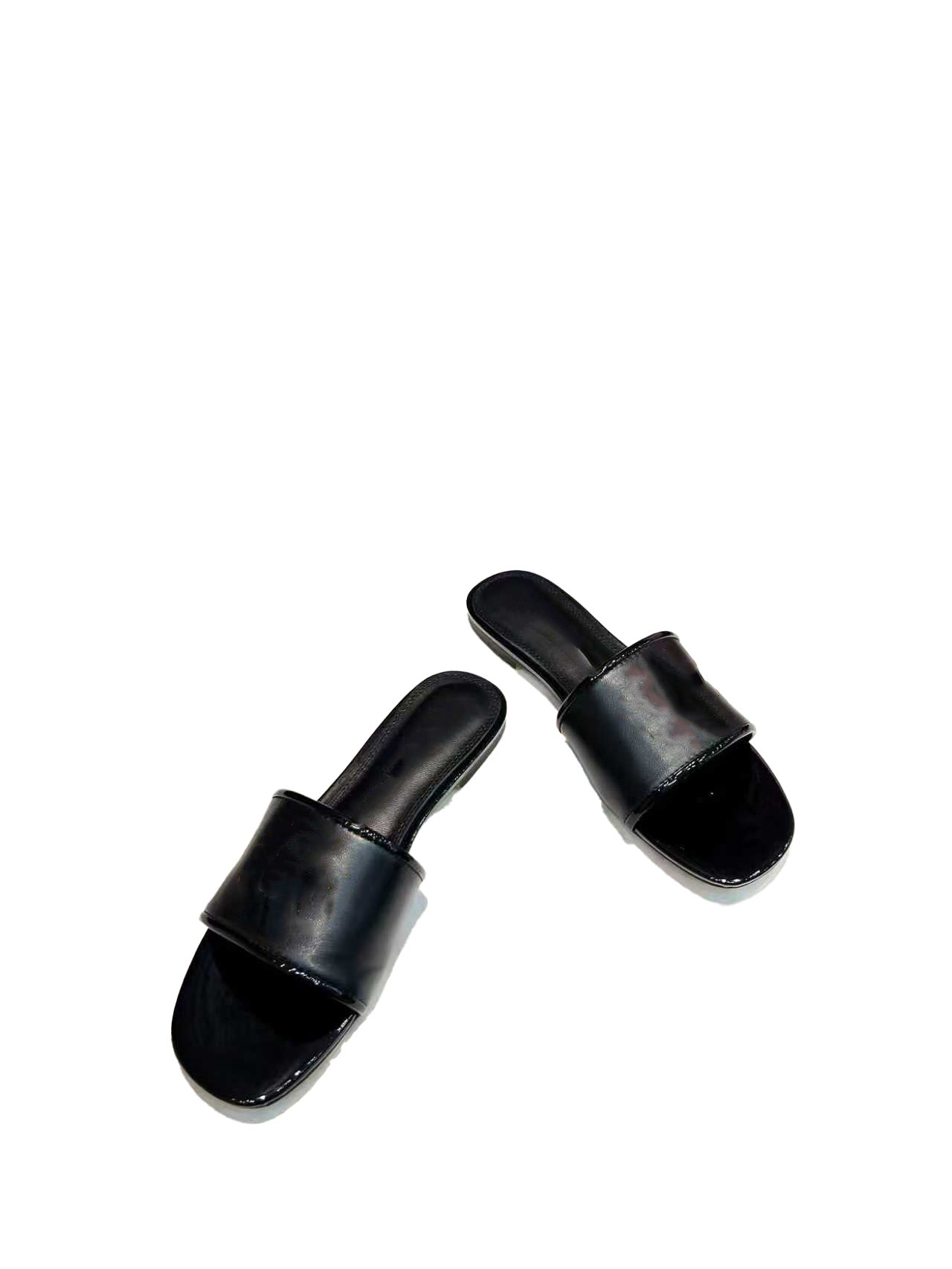 Women slippers