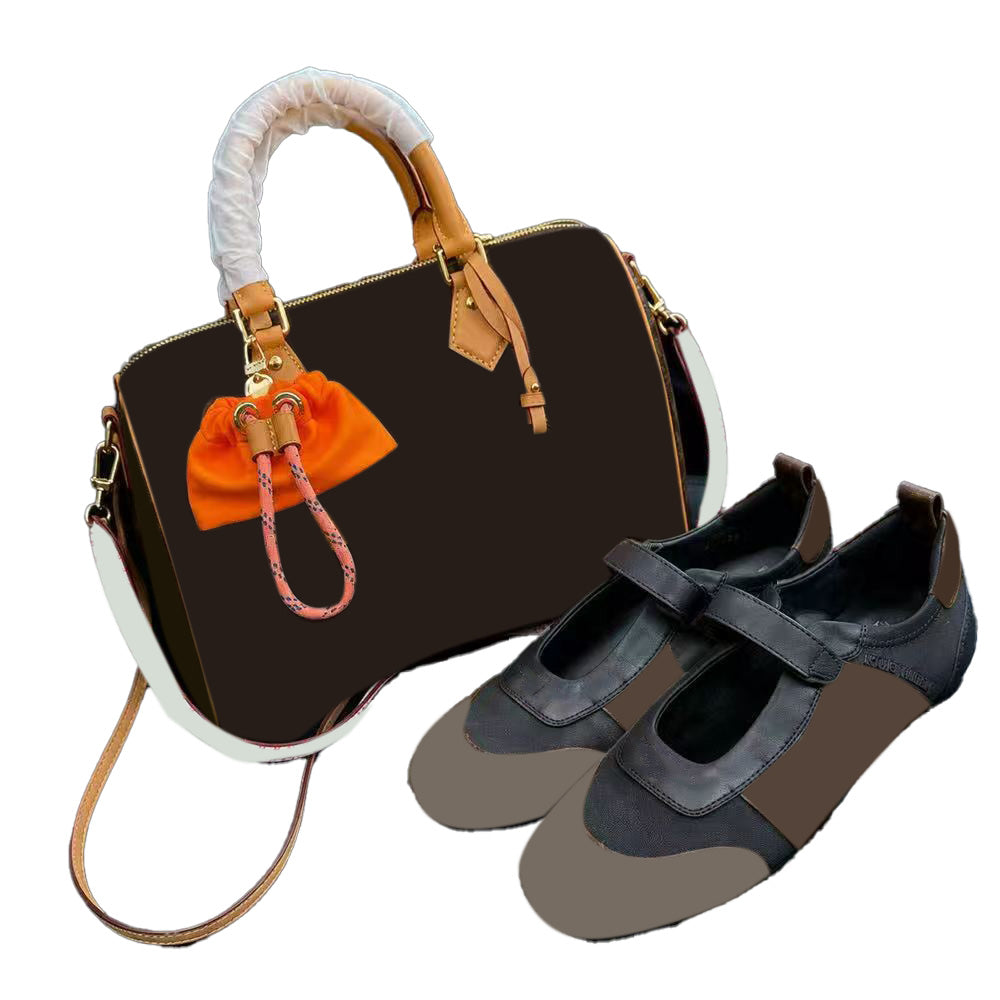 Bag and-Flat sneakers