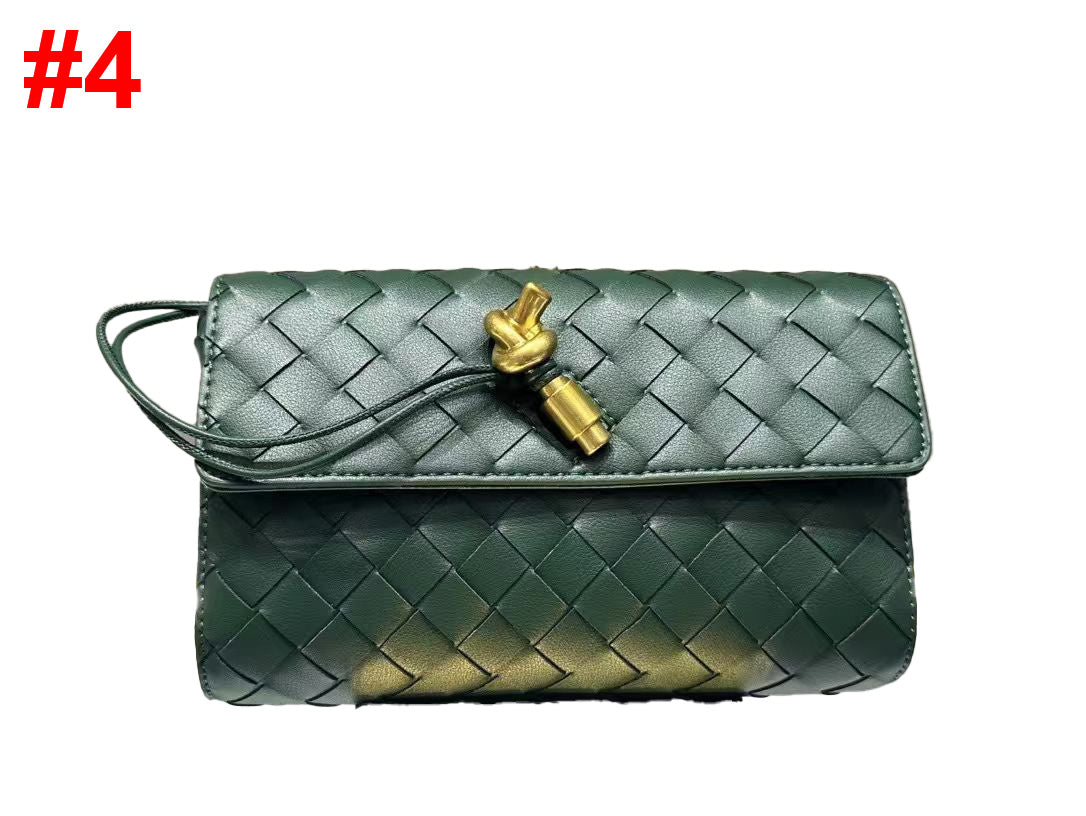 Crossbody woven bag