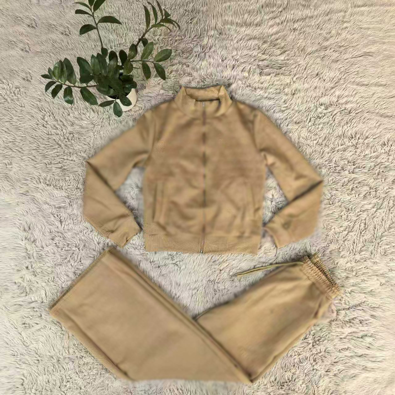 Embossed Long-Sleeved Tracksuit