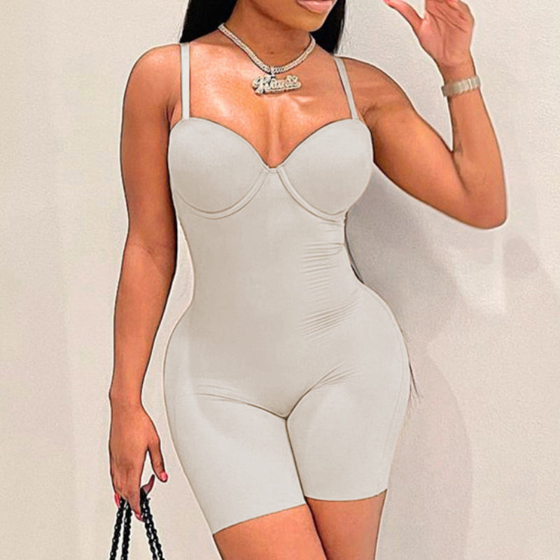 High-waisted slim-fit hip-hugging jumpsuit