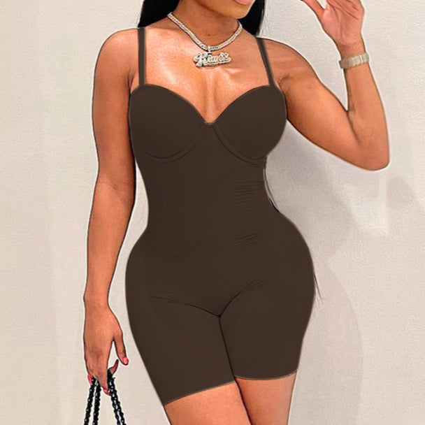 High-waisted slim-fit hip-hugging jumpsuit