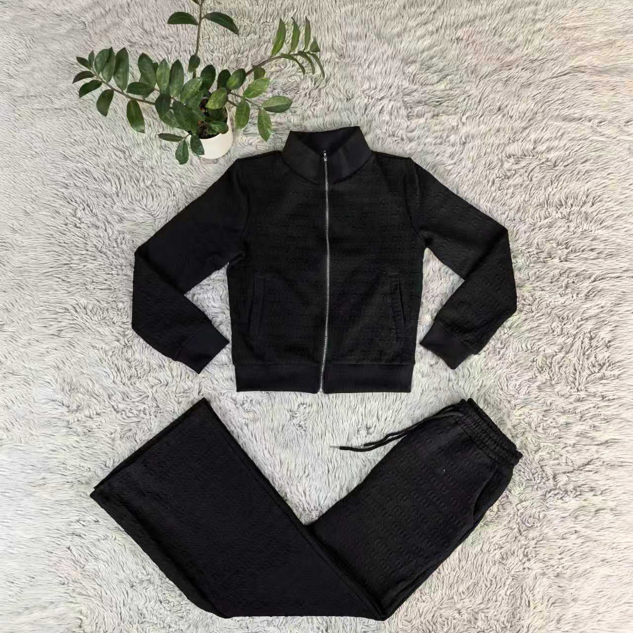 Embossed Long-Sleeved Tracksuit