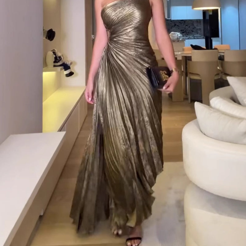 Sexy radiating pleated slanted shoulder dress