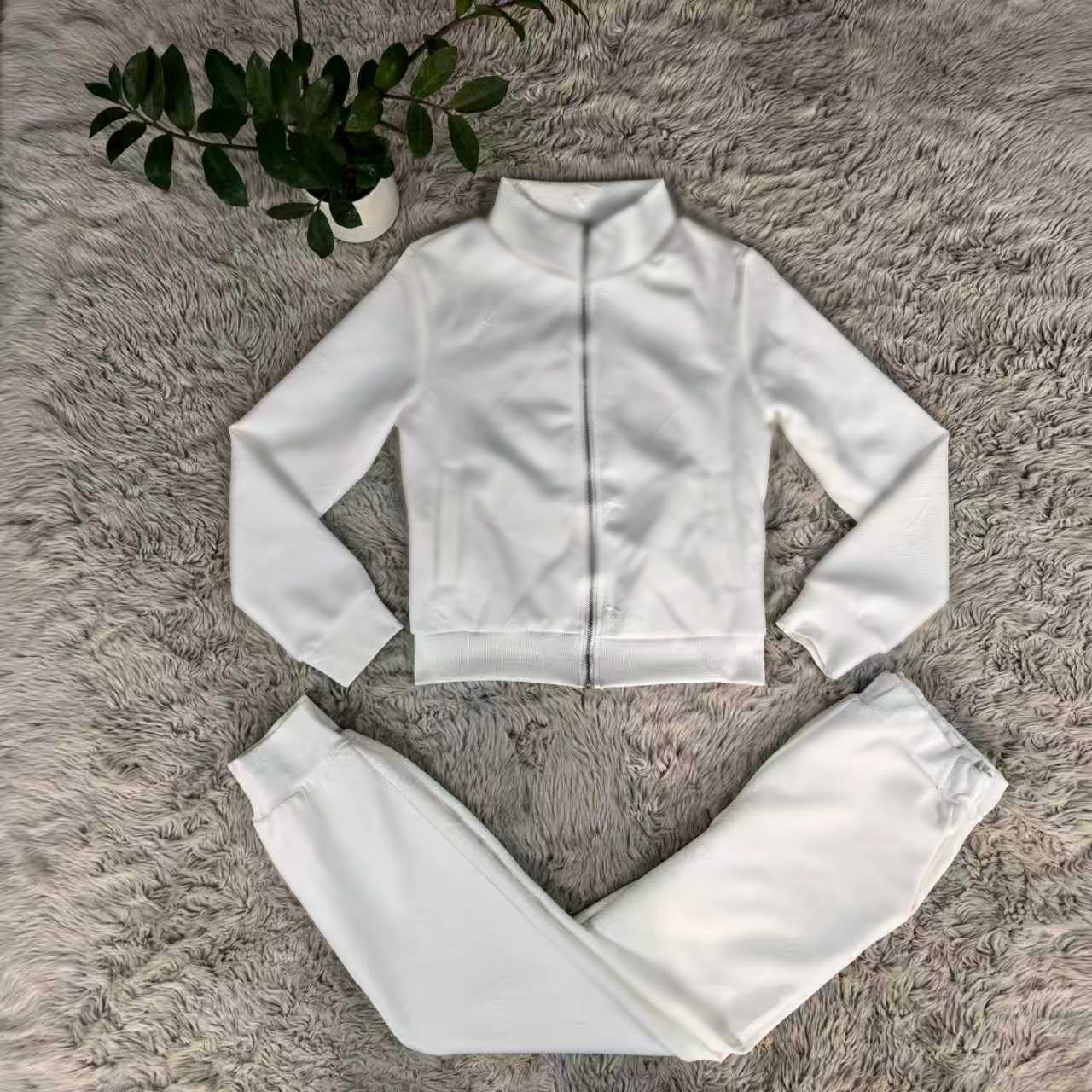 Embossed long-sleeved tracksuit
